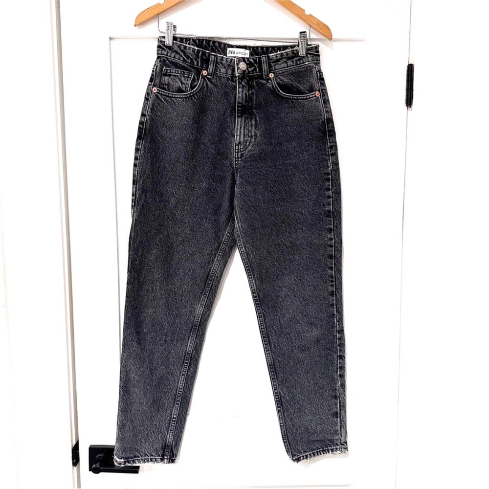 Zara High Waisted Dark black/gray Washed
Mom fit jeans - Picture 5 of 5